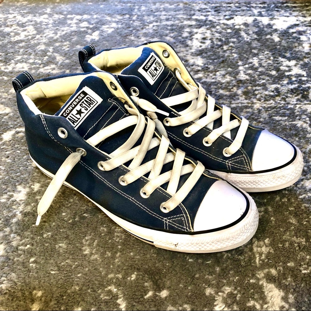 Converse mid high top shoes navy men’s 9 / women’s 11